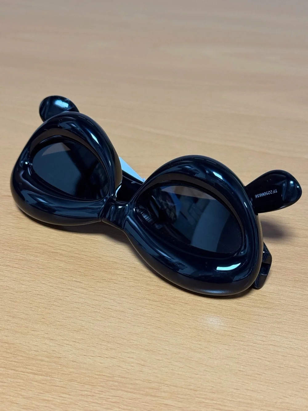 Loewe Women Glossy Black Sculptural Cat-Eye Sunglasses 55mm  NWT